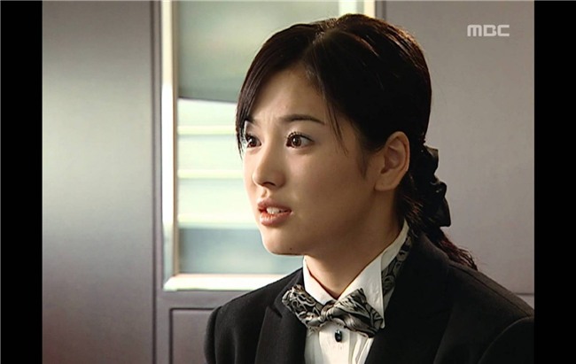 19 năm nhìn lại nhan sắc của Song Hye Kyo: Thì ra đây là lý do tường thành mãi không thể bị đạp đổ - Ảnh 8.