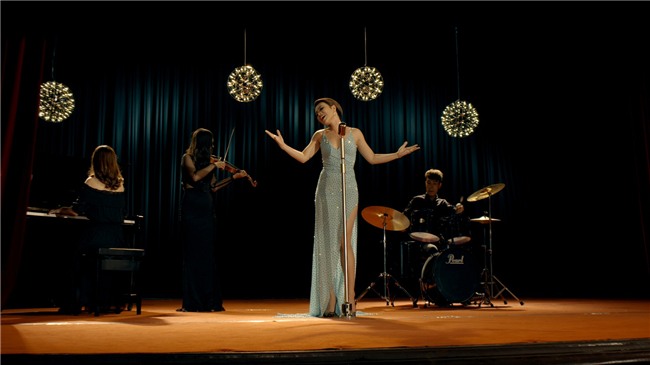 Trở lại sau 3 năm, ca khúc mới của Uyên Linh gây tranh cãi trên mạng xã hội-1