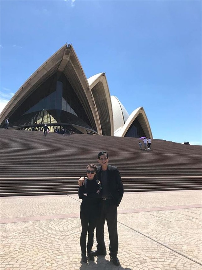 Mẹ Hồ Ngọc Hà trồng chuối ở tuổi U60 gây chú ý trên đường phố Úc - Tin sao Viet - Tin tuc sao Viet - Scandal sao Viet - Tin tuc cua Sao - Tin cua Sao