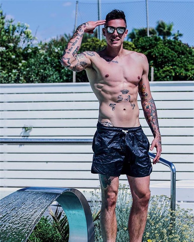 Chàng trai này là cặp đôi hoàn hảo của người đẹp bóng rổ sexy nhất hành tinh - Ảnh 17.