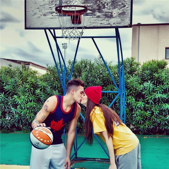 Chàng trai này là cặp đôi hoàn hảo của người đẹp bóng rổ sexy nhất hành tinh - Ảnh 7.