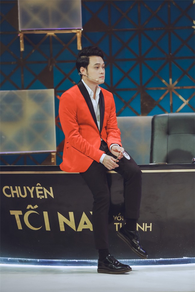 [Video] Quang Vinh nghẹn ngào tiết lộ chuyện bố mẹ ly dị, gia đình khủng hoảng - Ảnh 1.