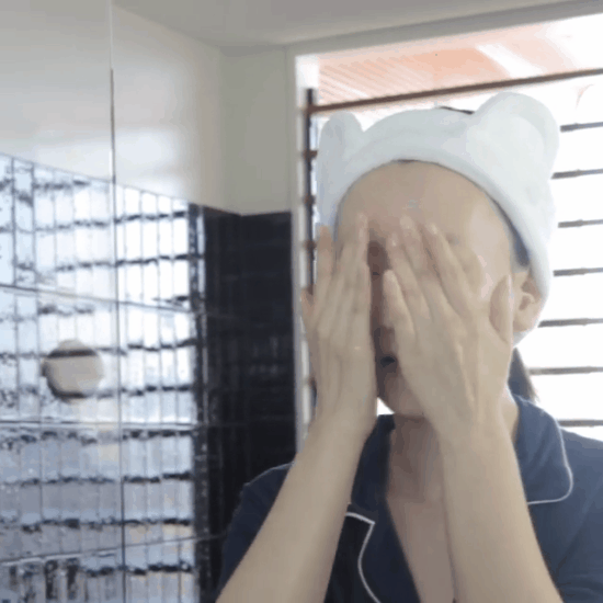 Chăm sóc da mùa này, không phải cứ thật nhiều lớp dưỡng mới hết khô - Ảnh 2.