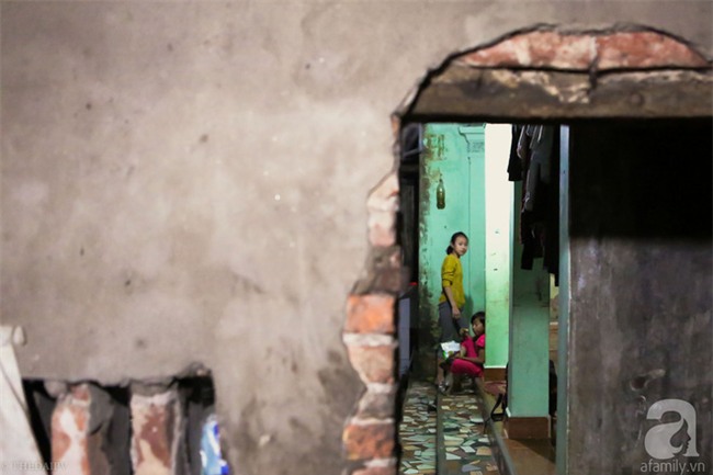 Cảnh nhà bề bộn mà rộn tiếng cười của mẹ siêu mắn đẻ, 29 tuổi có 8 đứa con ở Hà Nội - Ảnh 14.