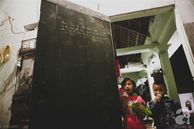 Cảnh nhà bề bộn mà rộn tiếng cười của mẹ siêu mắn đẻ, 29 tuổi có 8 đứa con ở Hà Nội - Ảnh 8.