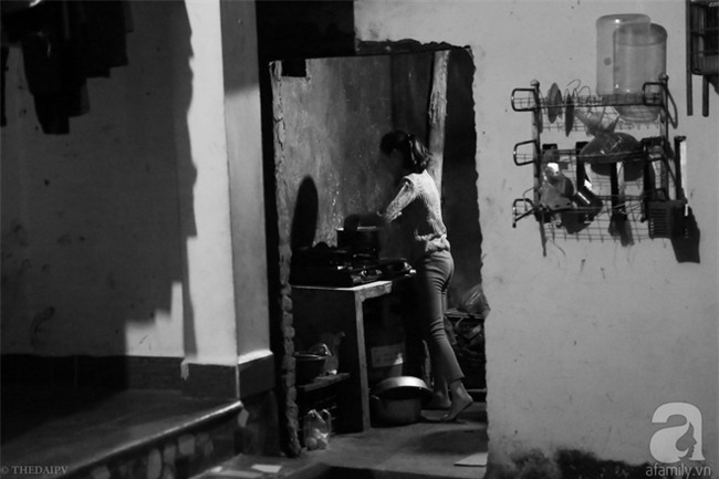 Cảnh nhà bề bộn mà rộn tiếng cười của mẹ siêu mắn đẻ, 29 tuổi có 8 đứa con ở Hà Nội - Ảnh 15.