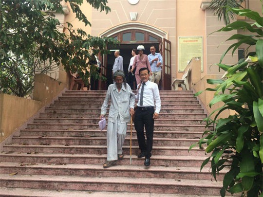 lý do “sóc” khién cụ ong 84 tuỏi bị con ruọt quyét dòi bỏ tù - 1