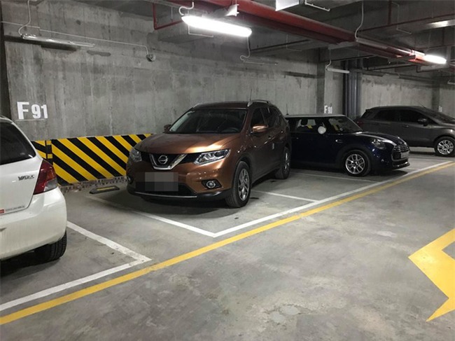 Vào hầm để xe, tài xế giật mình với cảnh tượng trước mắt - Ảnh 2.