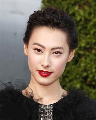 sao nu trung quoc gay soc khi dung com voi dai gia 1 tieng ma hon nhau den 33 lan - 1