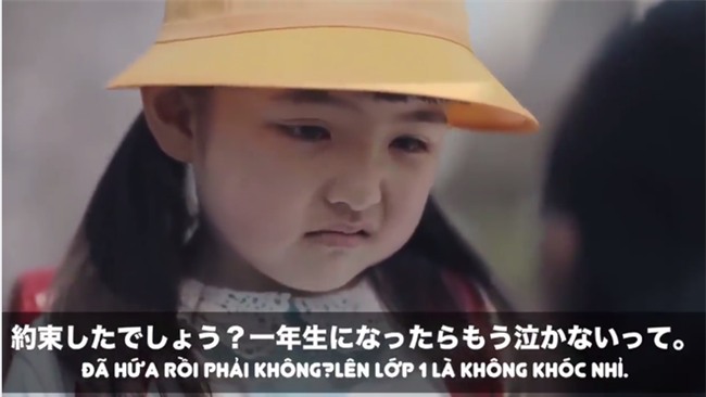Clip đầy xúc động ghi lại ngày đầu tiên tự đi bộ tới trường của trẻ em Nhật - Ảnh 2.