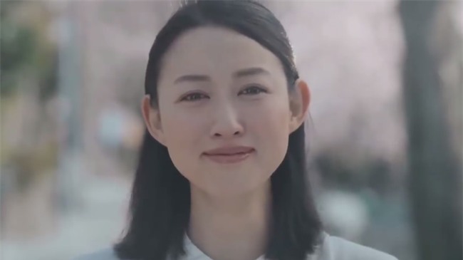 Clip đầy xúc động ghi lại ngày đầu tiên tự đi bộ tới trường của trẻ em Nhật - Ảnh 3.