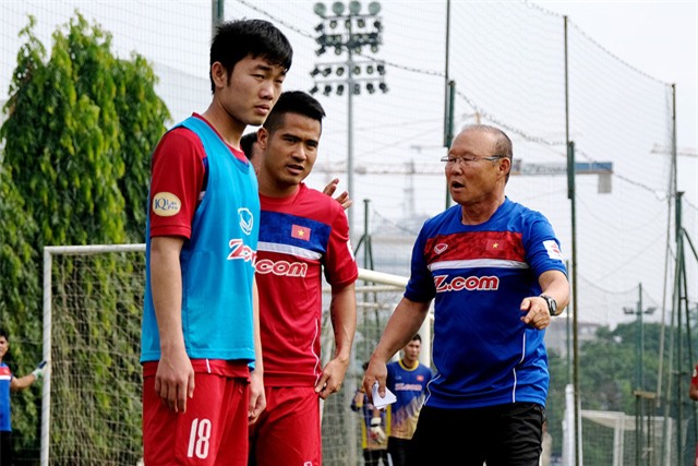  HLV Park Hang Seo cho biết cầu thủ Việt Nam còn nhiều hạn chế - Ảnh: Gia Hưng 