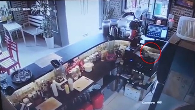 Cô gái trẻ đi làm 10 ngày trộm tiền 4 lần nhưng vẫn đòi lương và cách xử lý gây tranh cãi của anh chủ quán cafe - Ảnh 2.
