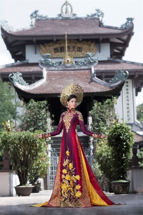 Những bộ áo dài giúp các đại diện Việt làm nên chuyện ở đấu trường nhan sắc quốc tế-11