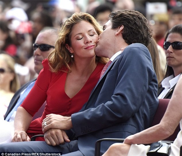 Lời tỏ tình lịm tim và 12 năm hôn nhân trên cả mật ngọt của Thủ tướng Canada đẹp trai như tài tử - Ảnh 7.