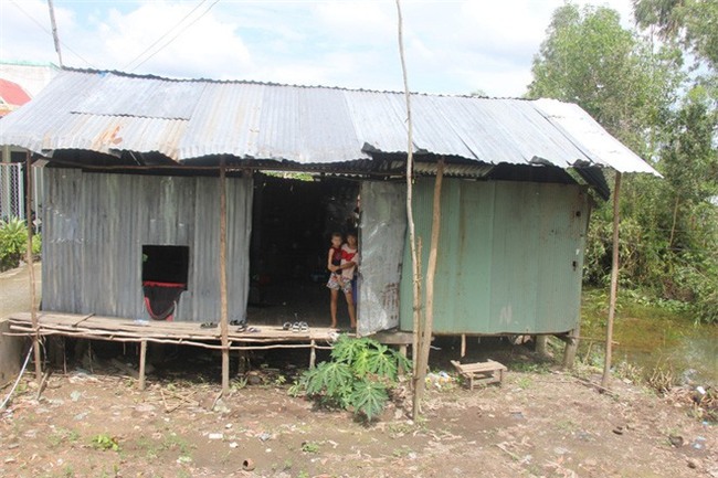 Chồng chết vì tai nạn, người mẹ trẻ nuốt nước mắt nuôi con nhỏ, đau đớn nhìn bố mẹ già bệnh tật không tiền chữa - Ảnh 1.