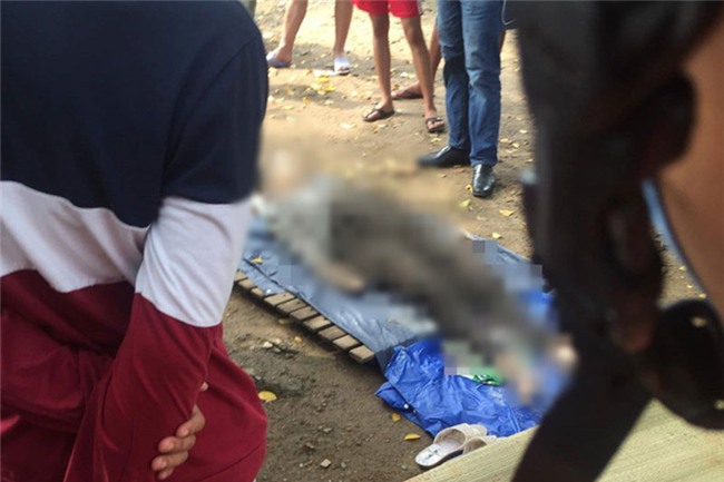 Người phụ nữ bần thần, bỏ dép rồi nhảy cầu Gò Công tự vẫn