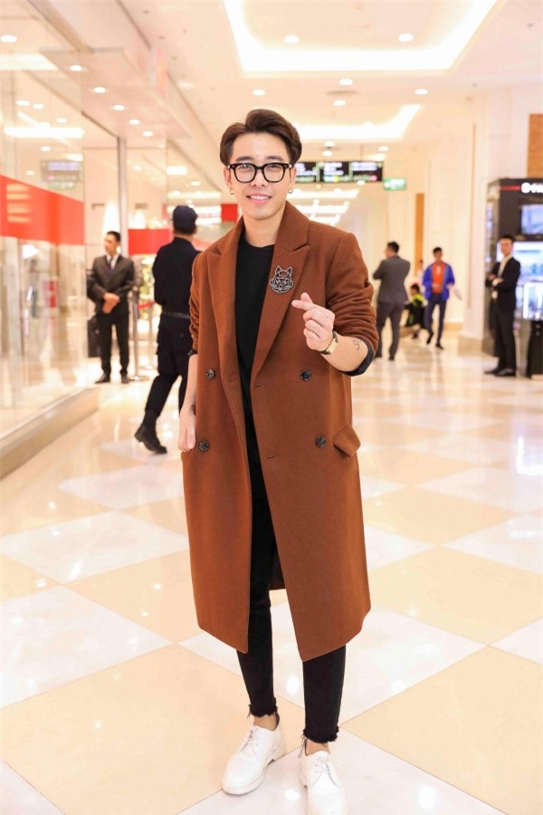 Angela Phương Trinh hóa quý cô cổ điển kiêu kì, đứng top 1 thảm đỏ showbiz tuần này-7