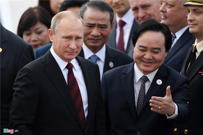 Chuyen co cho Tong thong Putin den Da Nang du APEC hinh anh 11