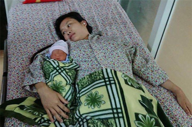 phut bang hoang cua san phu tre bi vo tu cung vua thoat khoi "cua tu" - 2