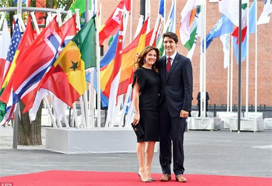 Đi công du tới đâu, Thủ tướng Justin Trudeau cũng phong thái ngời ngời, thu hút mọi ánh nhìn từ mọi người - Ảnh 8.