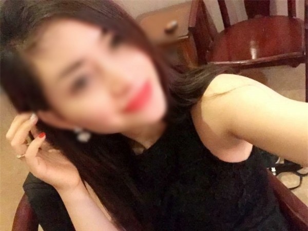 Hà Nội: Phát hiện gái lạ trốn trong tủ, chồng cố thủ, vợ livestream yêu cầu ly hôn - Ảnh 3.