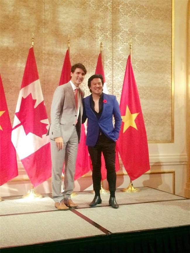 
Thanh Bùi vinh dự được chụp hình cùng Thủ tướng Canada. - Tin sao Viet - Tin tuc sao Viet - Scandal sao Viet - Tin tuc cua Sao - Tin cua Sao