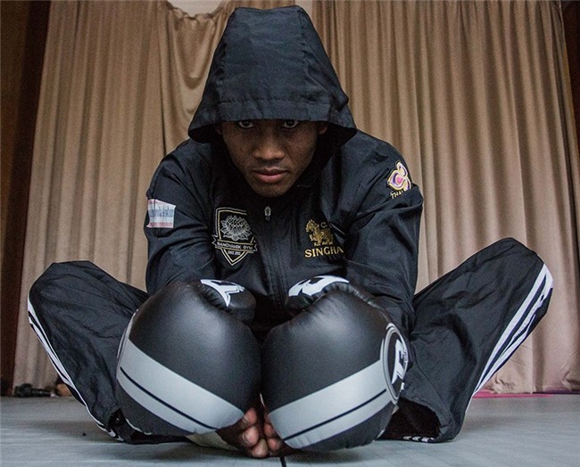 Thánh Muay Buakaw cuồn cuộn body 6 múi trước ngày đại chiến ở Trung Quốc - Ảnh 5.