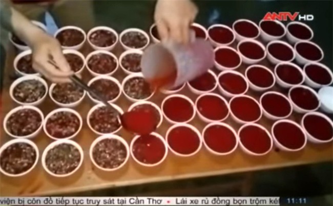 Rùng mình món ăn 