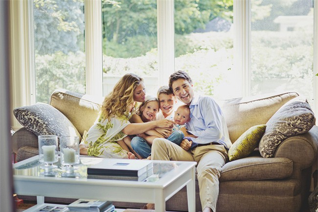 Nhìn cách Thủ tướng Canada dạy con, bà mẹ nào cũng ước giá như đây là bố của con mình - Ảnh 1.