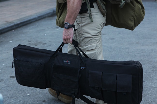 Hình ảnh đội cận vệ cùng vũ khí bí mật hộ tống TT Trump trên phố Hà Nội-5