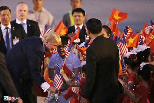 Cau be 11 tuoi duoc Tong thong Donald Trump tang hoa la ai? hinh anh 1