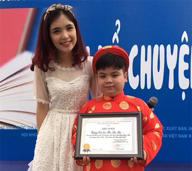 Cau be 11 tuoi duoc Tong thong Donald Trump tang hoa la ai? hinh anh 2