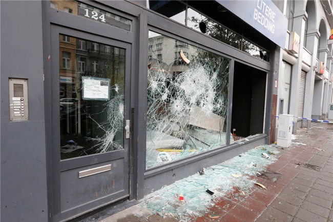 Morocco du World Cup, CDV gay bao loan o thu do Bi hinh anh 3