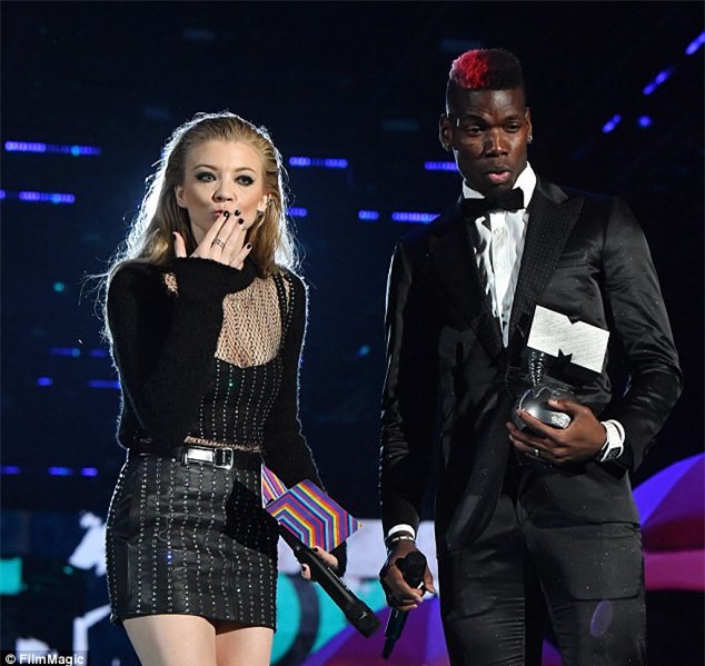 Ba anh em Pogba quay tung bung tai le trao giai am nhac hinh anh 4