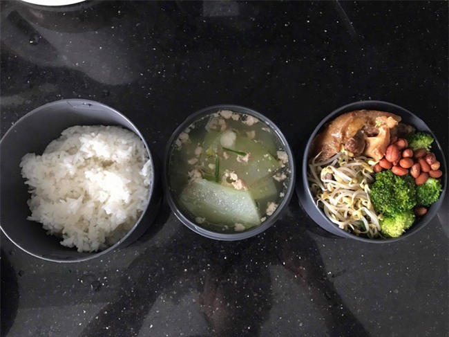 Hộp cơm trưa của bà bầu 19 tuổi dành cho chồng bỗng gây sốt mạng xã hội - Ảnh 13.