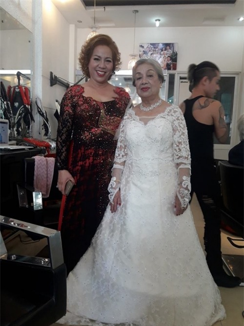 Đám cưới ông bà anh: Cặp vợ chồng già 80 tuổi tổ chức tiệc linh đình gây bão mạng-3