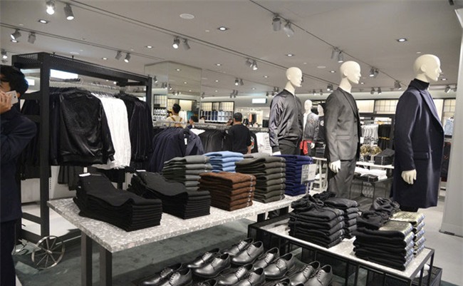 Zara, H&M: Thời trang bình dân của thế giới nhưng đắt đỏ ở Việt Nam