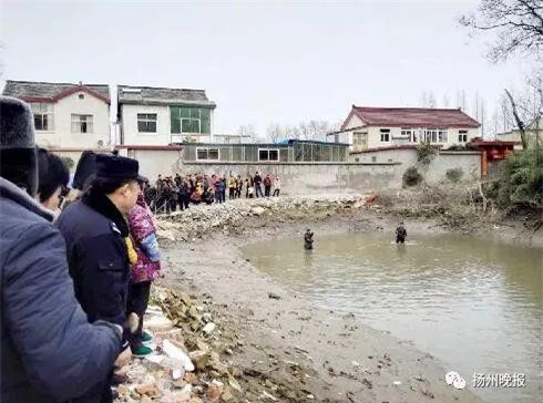 Bé trai 4 tuổi bị mẹ nhẫn tâm siết cổ đến chết rồi giấu xác dưới giường vì không nghe lời - Ảnh 2.