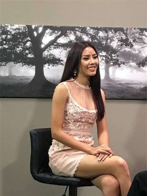 Đặt chân sang Mỹ tham dự Miss Universe 2017, Nguyễn Thị Loan đã mắc lỗi trang phục ngay ngày đầu tiên - Ảnh 10.