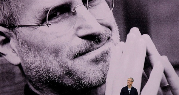 CEO Apple Tim Cook: Hãy ngừng đổ lỗi, vì khi gặp thất bại, bạn phải sẵn sàng nhìn mình trong gương và tự nhủ "tôi đã sai, tôi không đúng"