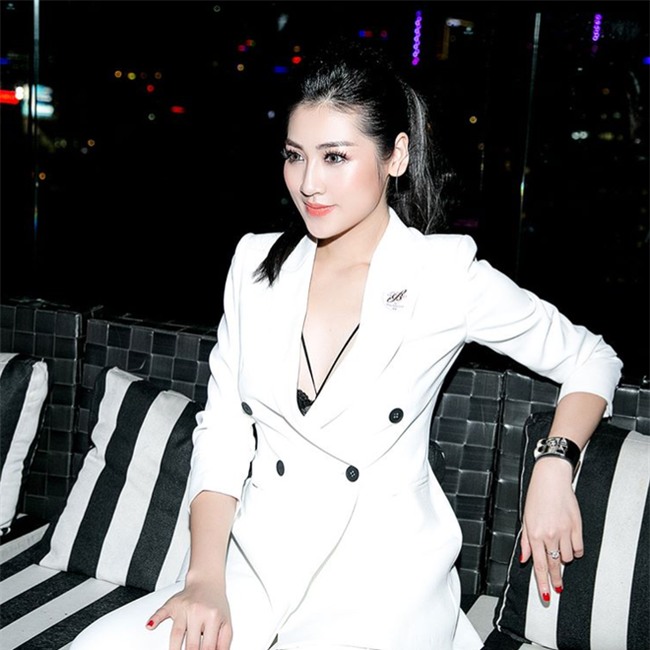 Chúc mừng sinh nhật kiểu Dương Tú Anh: Đăng cả chùm ảnh, nhưng chỉ có 1 tấm chụp chung với chủ tiệc sinh nhật! - Ảnh 4.