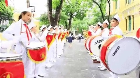 Clip kỉ niệm 100 năm thành lập trường cool như MV ca nhạc của học sinh Trưng Vương-1