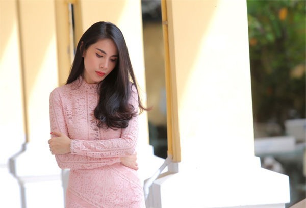 Sau này, những gì mọi thấy ở Thủy Tiên là cách diễn xuất nhẹ nhàng, từ tốn và thường là nét lạnh lùng hay buồn bã qua các MV tình cảm. - Tin sao Viet - Tin tuc sao Viet - Scandal sao Viet - Tin tuc cua Sao - Tin cua Sao