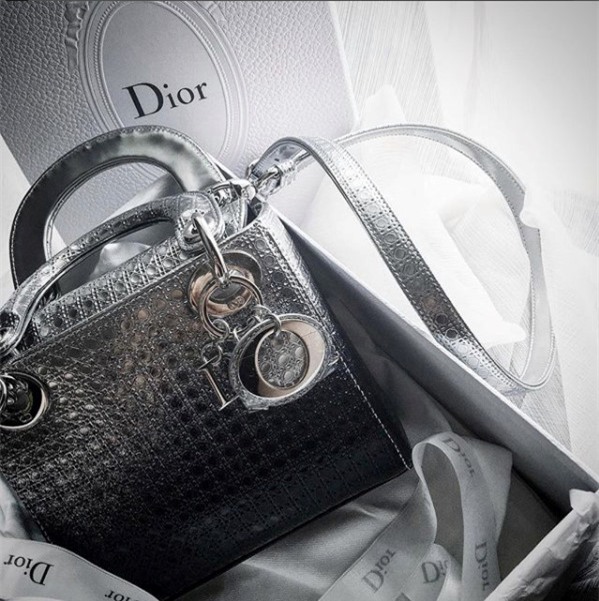 A hau Tu Anh: Tin do hang hieu thu thiet trong showbiz Viet hinh anh 10