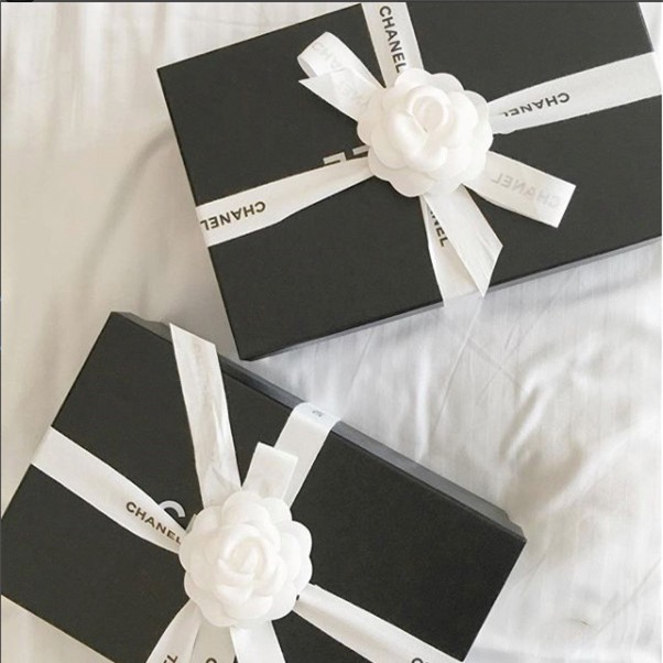 A hau Tu Anh: Tin do hang hieu thu thiet trong showbiz Viet hinh anh 11