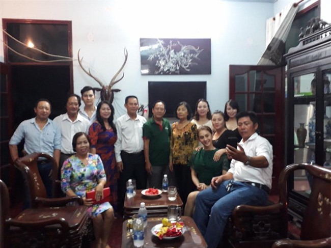 Lâm Khánh Chi và bạn trai rơi nước mắt vỡ òa hạnh phúc trong ngày dạm ngõ - Ảnh 1.