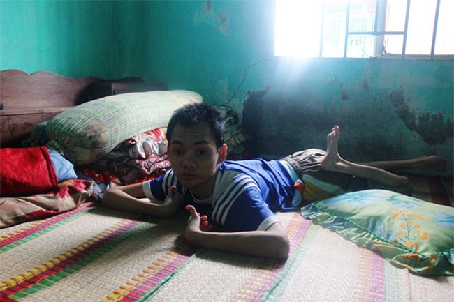 nguoi dan ba bat hanh va uoc mo duoc mot lan con trai goi “me oi!...” - 2