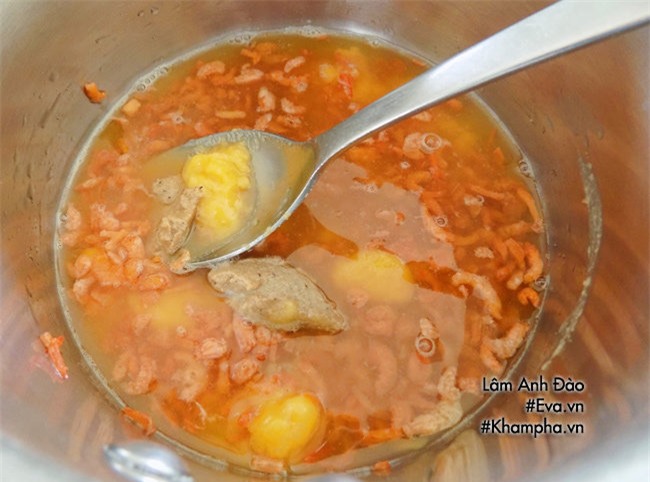 tuyet chieu lam nuoc mam ruoc cham xoai xanh than thanh khien chi em me man - 3