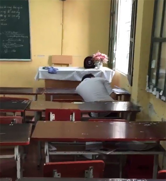 Bộ sưu tập những nhà vô địch ngủ trong lớp, ngủ từ sáng tới chiều mà không dậy